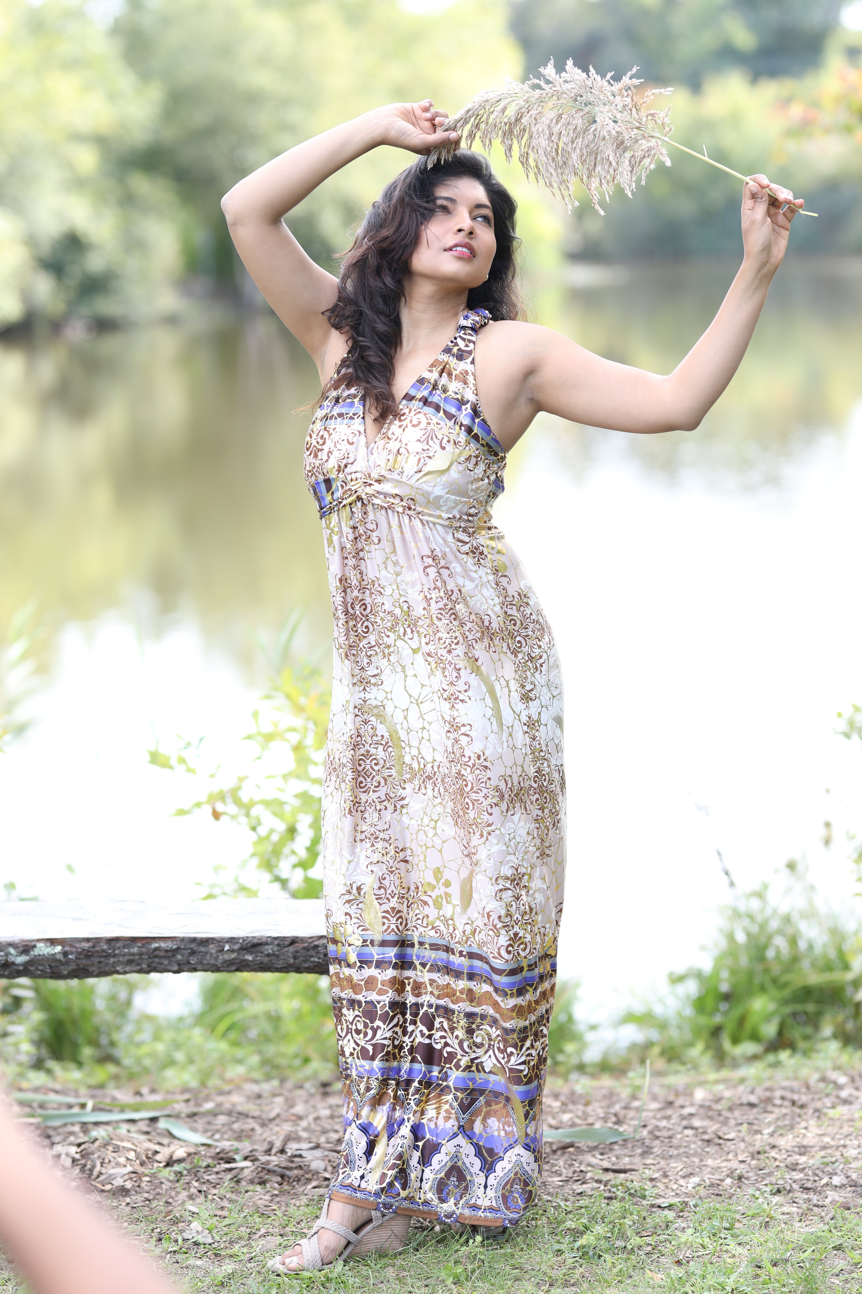 Gold Foil Halter Maxi Dress ONE SIZE / BEIGE / PRE PACK OF 6PCS Gold Foil Halter Maxi Dress ONE SIZE / BEIGE / PRE PACK OF 6PCS